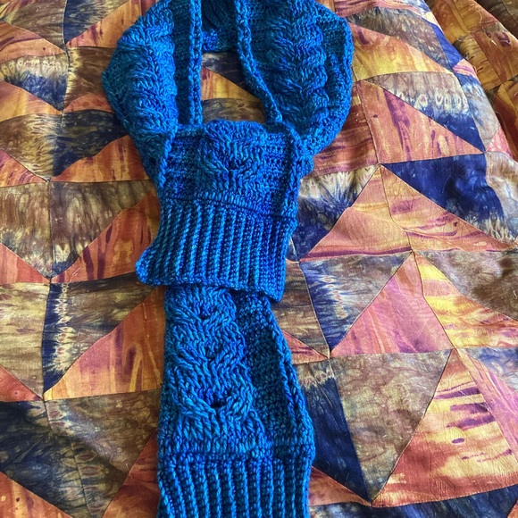 Hand-crafted 💯 hand-dyed merino wool (Malabrigo) scarf. 64“L, 6.5 W. Unisex. - Picture 2 of 4